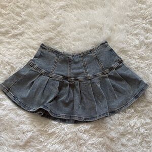 SHEIN Denim Pleated Mini Skirt - Gray Wash